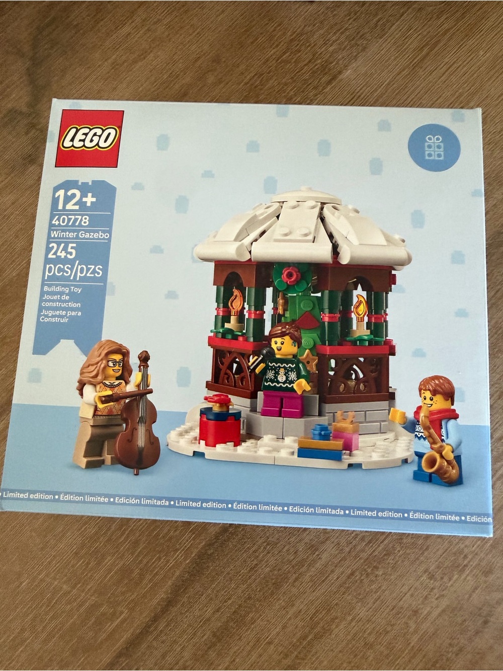 Lego Winter Gazebo Holiday Set with White Roof and Green/Red Accents